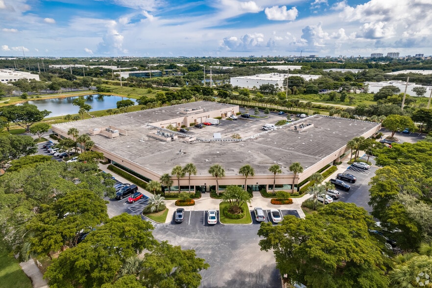 751 Park of Commerce Dr, Boca Raton, FL for lease - Building Photo - Image 3 of 5