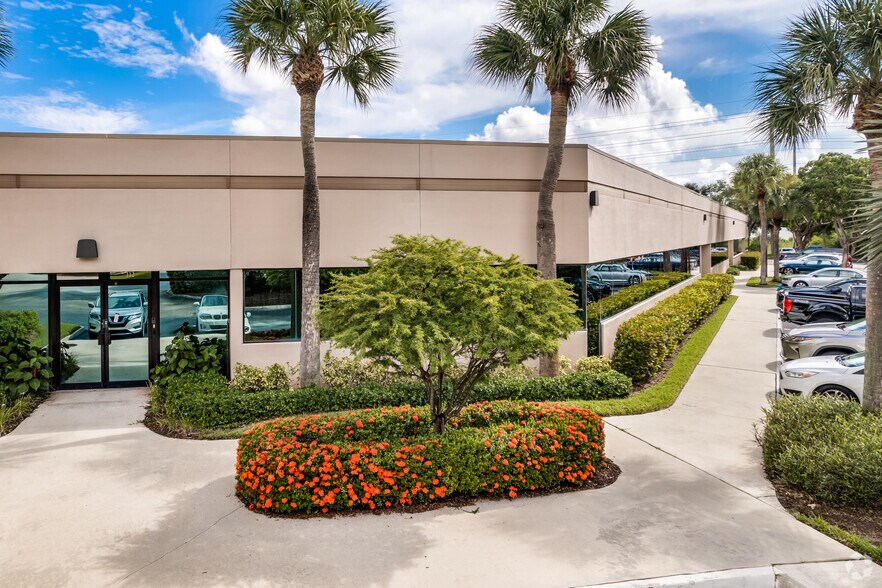 751 Park of Commerce Dr, Boca Raton, FL for lease - Building Photo - Image 2 of 6