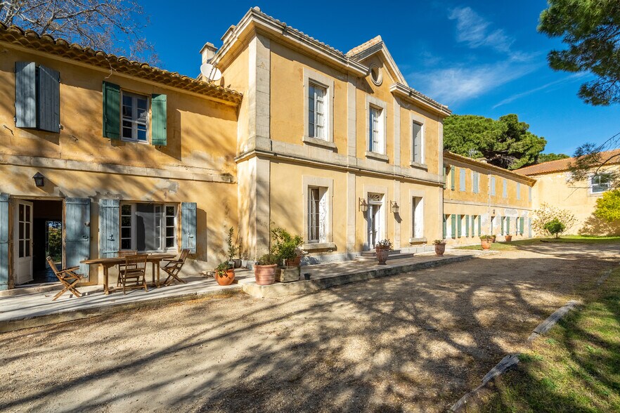 Mas de Badet, Saintes-Maries-de-la-Mer for sale - Building Photo - Image 3 of 27