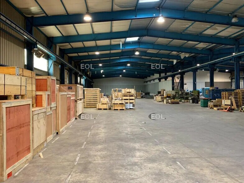 Flex in Saint-Rémy-de-Provence for lease - Interior Photo - Image 2 of 2