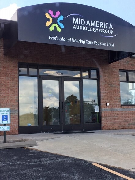 3511 College Ave, Alton, IL for lease - Building Photo - Image 2 of 9