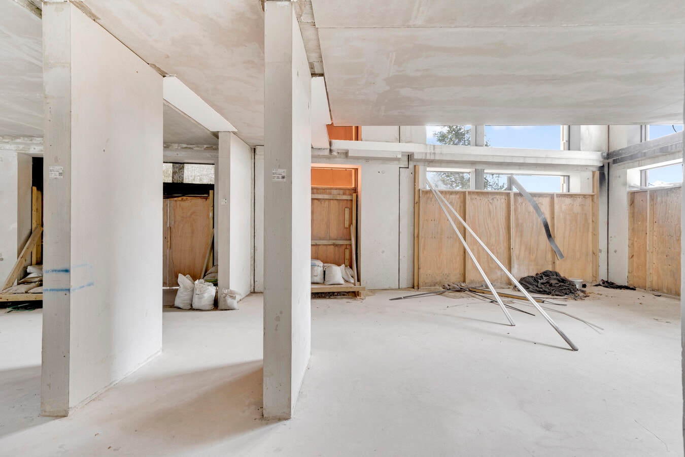 Royal Wharf walk, London, LND E16 2SQ - Unit 16.01 - - Interior Photo - Image 2 of 3