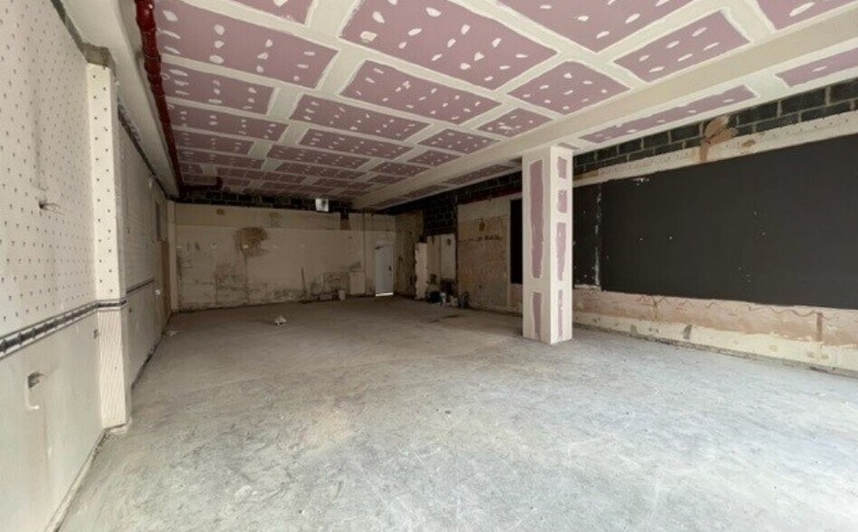 27 High St, Royston for sale - Primary Photo - Image 1 of 1