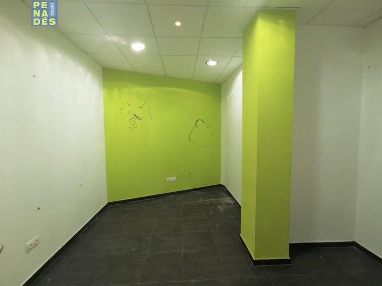 Retail in València for lease - Building Photo - Image 3 of 7