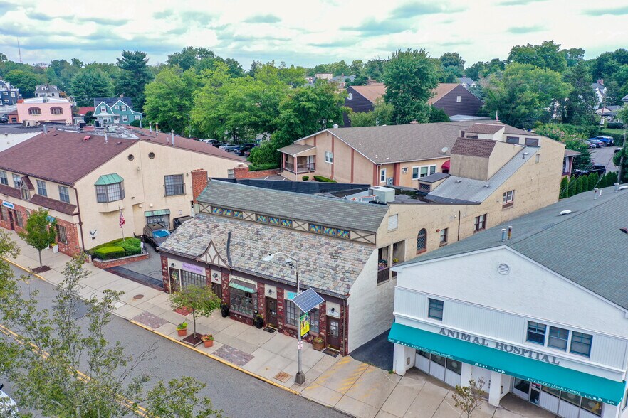 547 Valley Rd, Montclair, NJ 07043