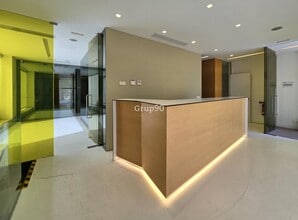 Retail in Lleida, Lérida for lease Interior Photo- Image 2 of 28