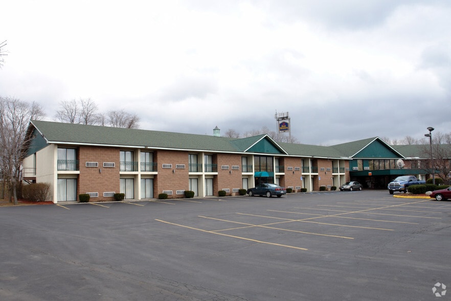 617 Plank Rd, Clifton Park, NY for sale - Primary Photo - Image 1 of 1