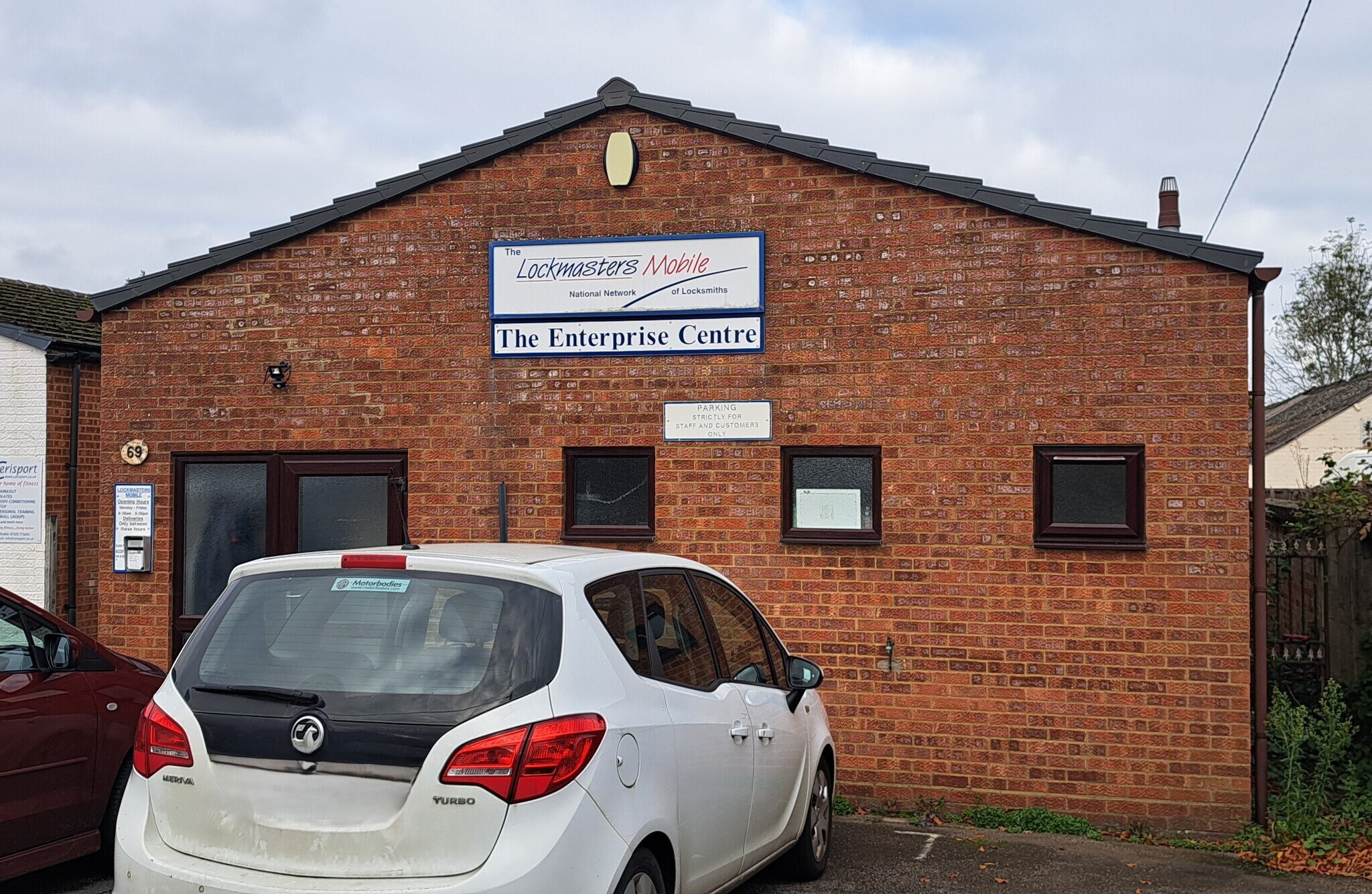 69 Station Rd, Flitwick for sale Primary Photo- Image 1 of 1