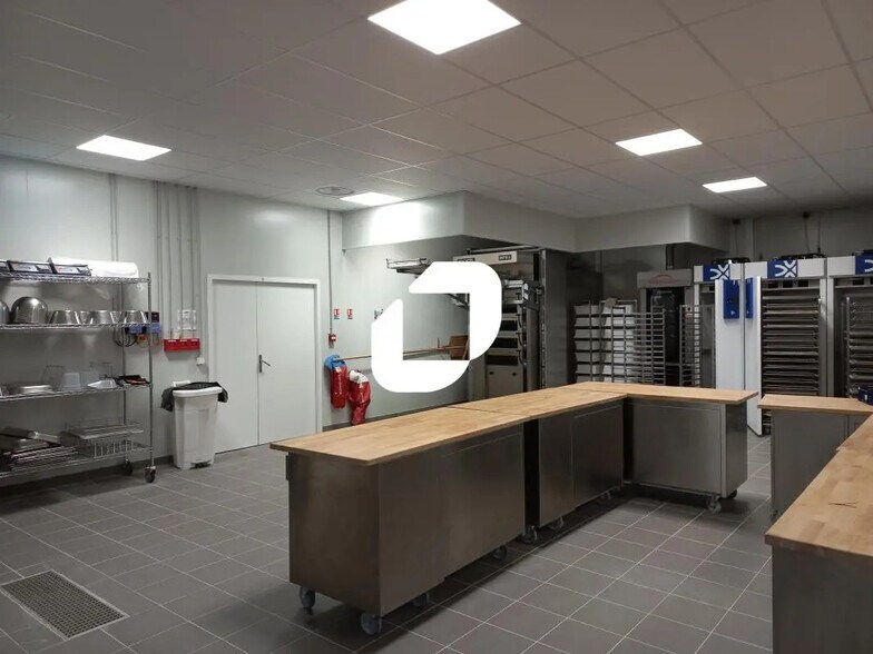 Flex in Wasquehal for lease - Building Photo - Image 3 of 9