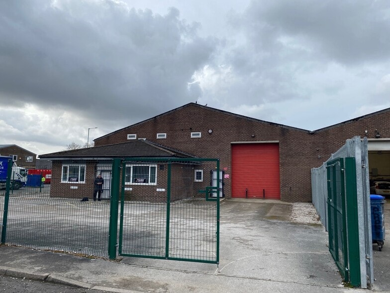Unit 15 Gregory Way, Stockport for lease - Building Photo - Image 1 of 6