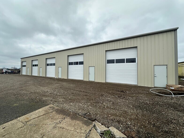 30003 Federal Ln, Eugene, OR for lease - Building Photo - Image 2 of 6