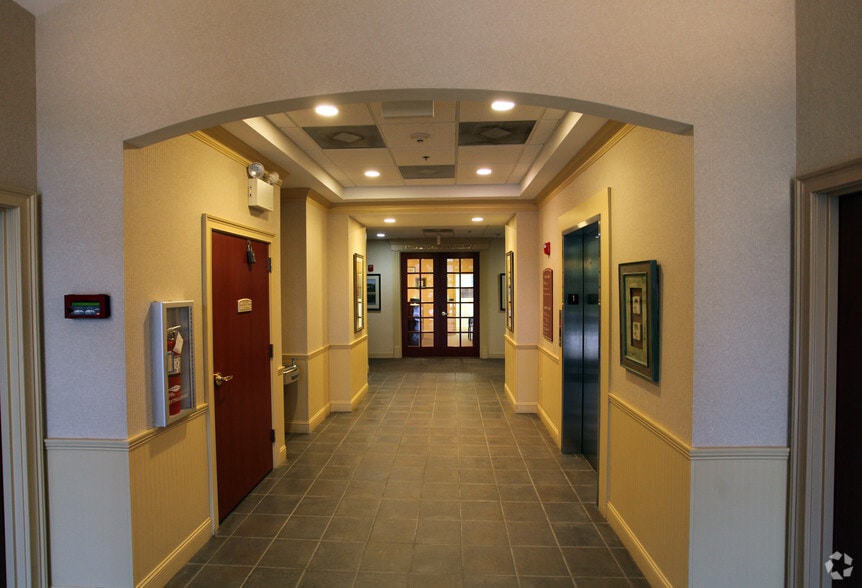 2 Westbury Park Way, Bluffton, SC for lease - Lobby - Image 3 of 7