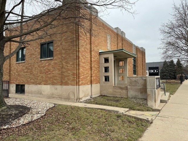 6219 Guilford Ave, Indianapolis, IN for sale - Building Photo - Image 2 of 13