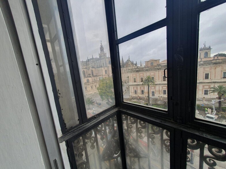 Office in SEVILLA, Sevilla for lease - Building Photo - Image 2 of 16