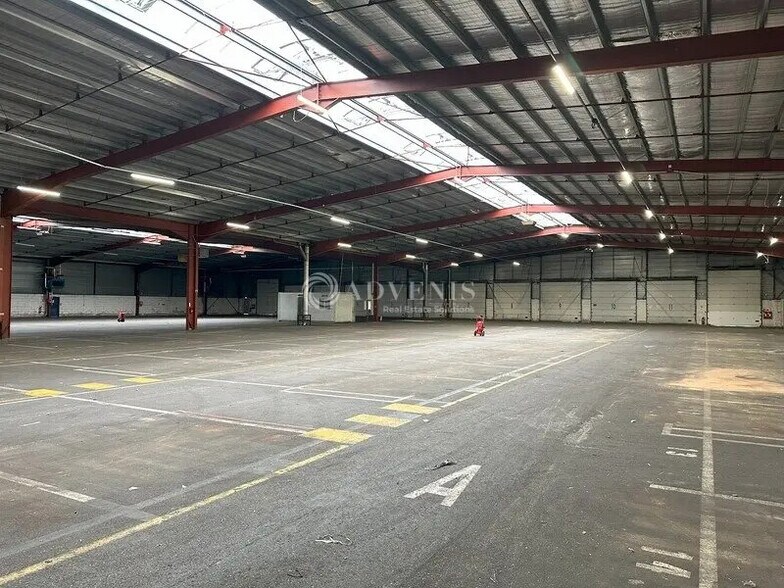 Flex in Bordeaux for sale - Interior Photo - Image 3 of 7