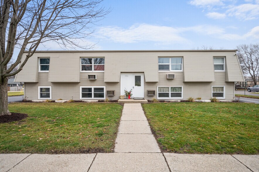 1066 S Cross St, Sycamore, IL for sale - Building Photo - Image 1 of 1