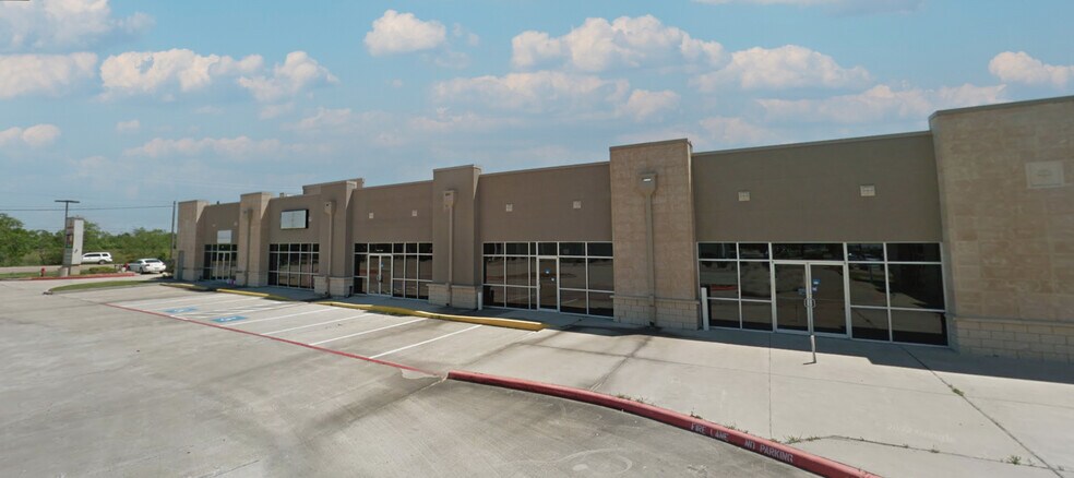 6051 Garth #300 Rd, Baytown, TX for sale - Building Photo - Image 1 of 7