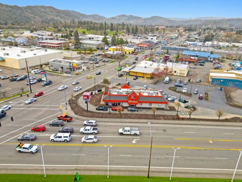1400 NE Stephens St, Roseburg, OR for sale - Building Photo - Image 2 of 11