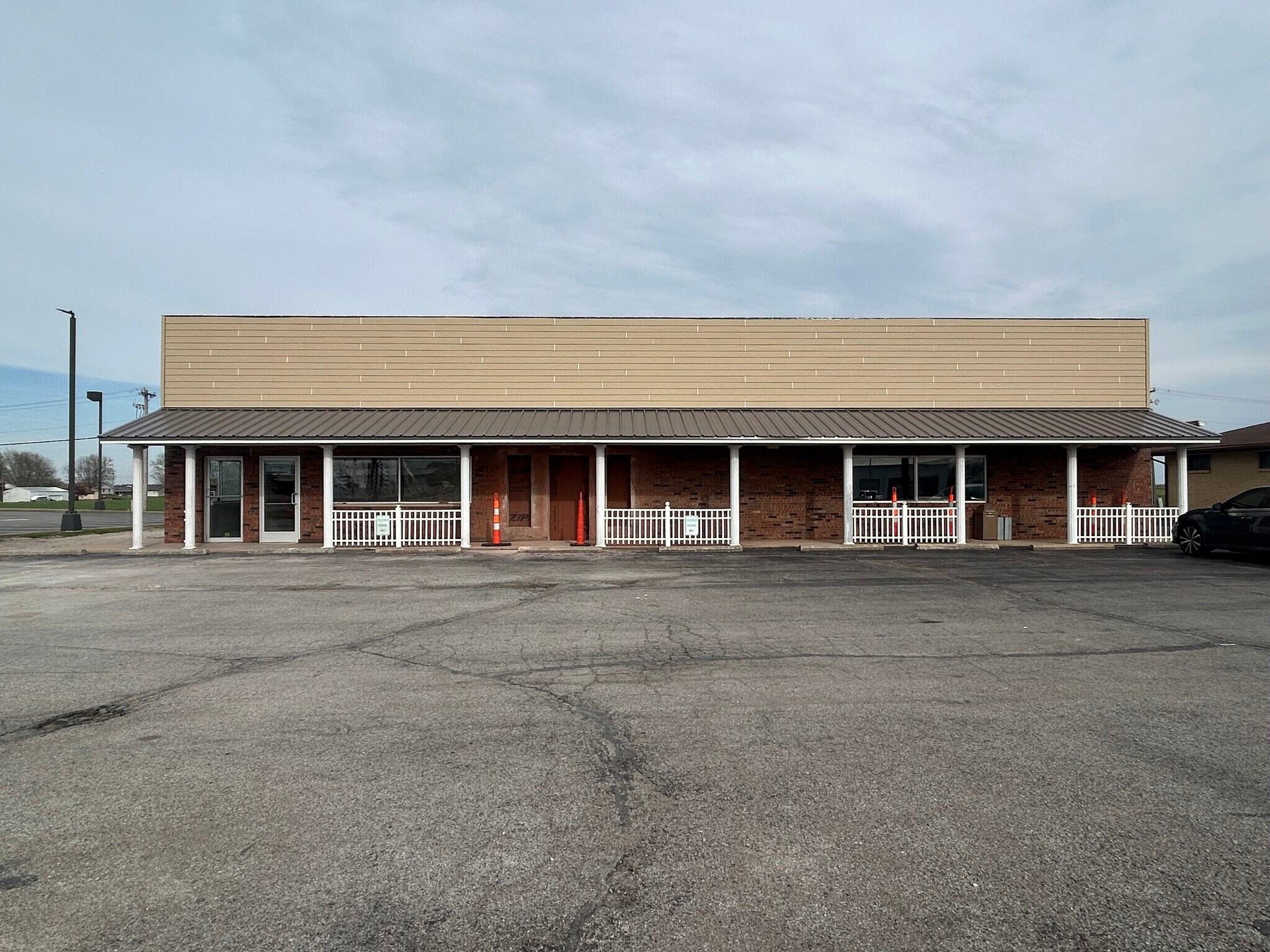 1506 S Main St, Red Bud, IL for lease Building Photo- Image 1 of 2