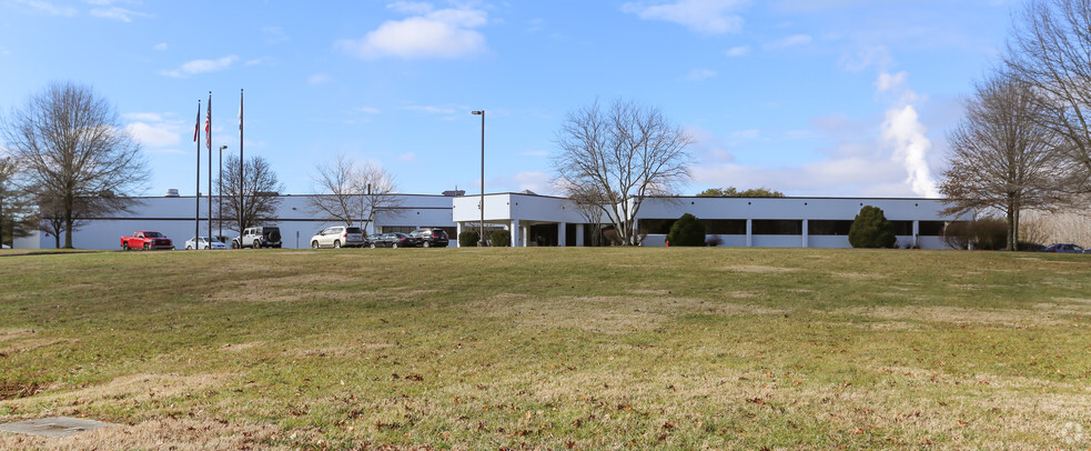 725 Reese Dr SW, Conover, NC for lease - Primary Photo - Image 1 of 1