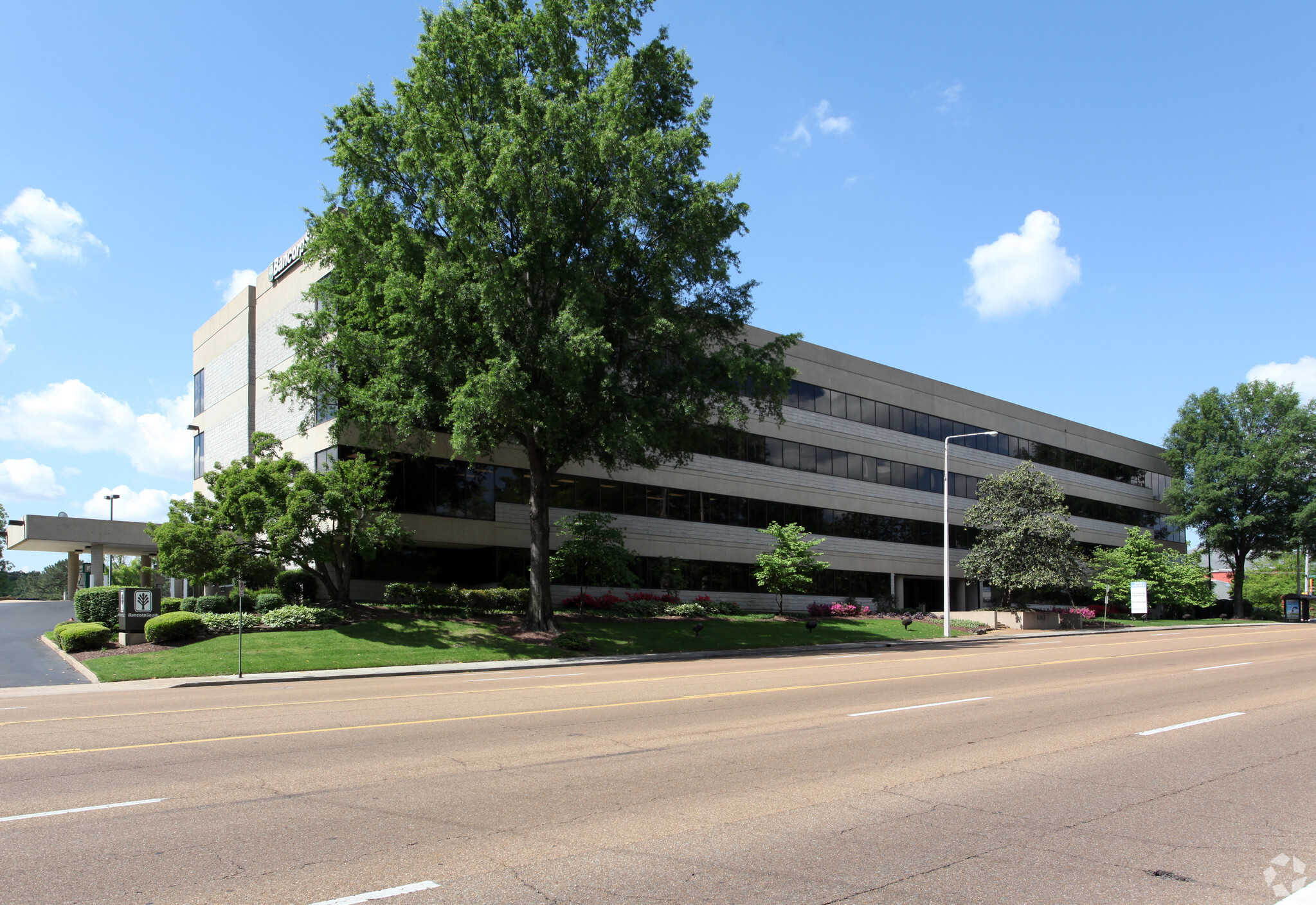 6363 Poplar Ave, Memphis, TN for sale Building Photo- Image 1 of 1