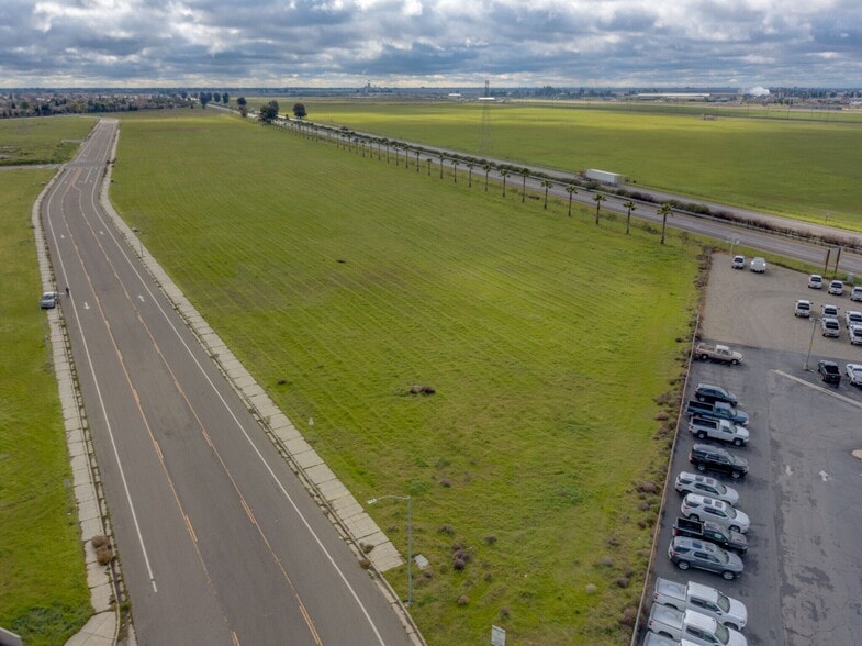 Montgomery Lake Way, Chowchilla, CA for sale - Building Photo - Image 2 of 6