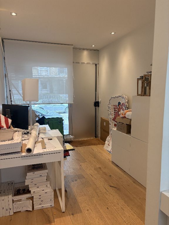 76B Rue Cuvier, Lyon for lease Interior Photo- Image 1 of 2