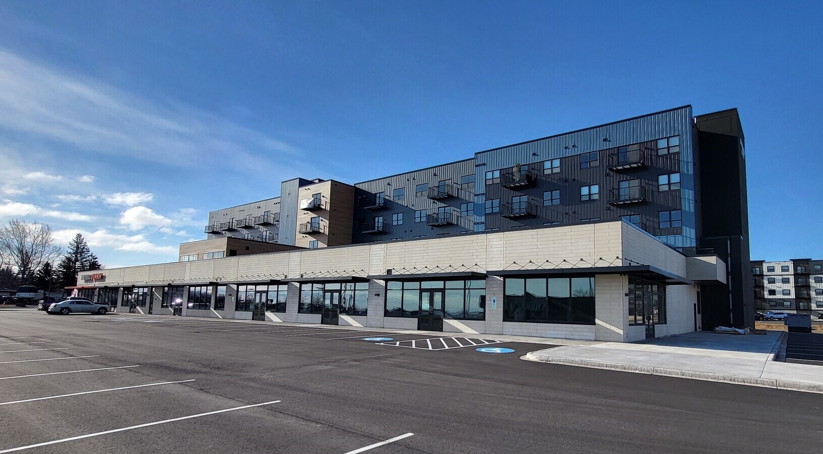 110 E 2nd St, Superior, WI 54880 Bluewater Flats Commercial