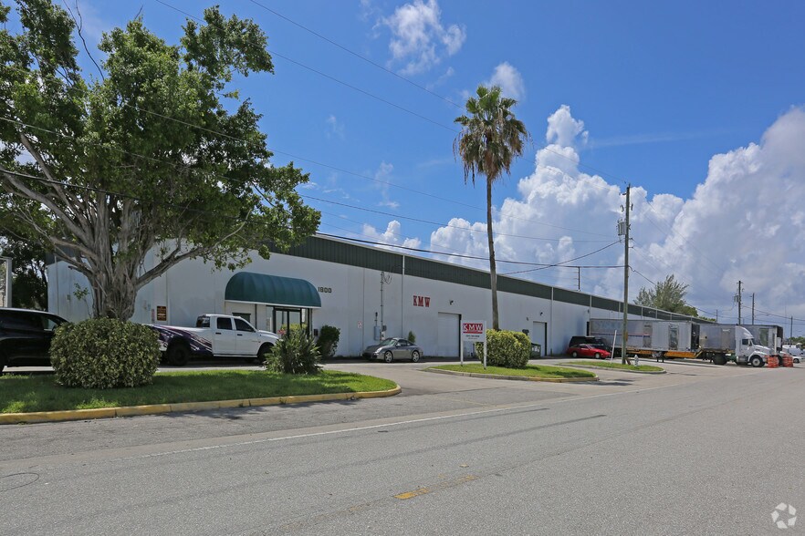 1700-1800 NW 1st Ave, Boca Raton, FL for lease - Building Photo - Image 3 of 21