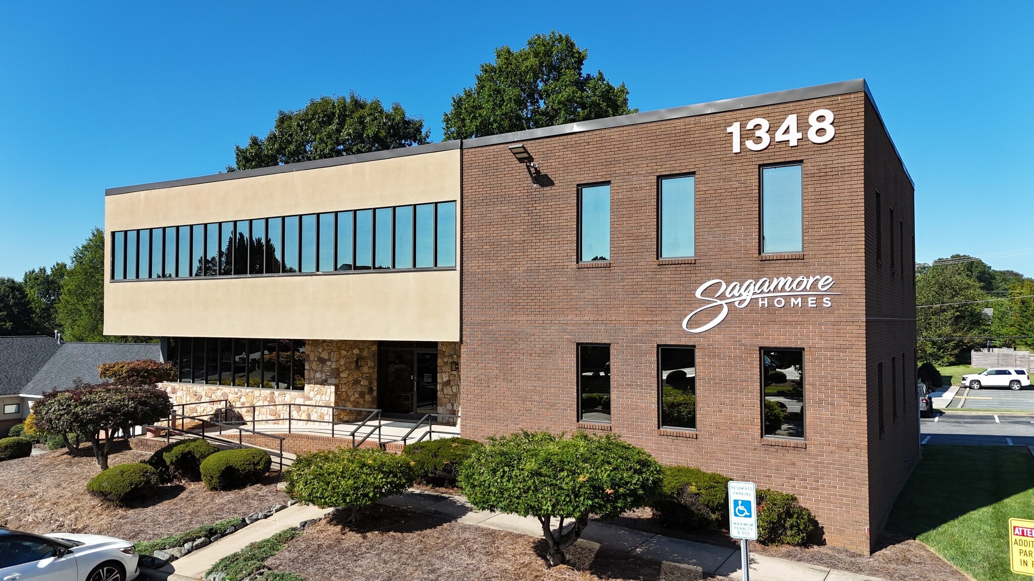 1540 Westbrook Plaza Dr, Winston-Salem, NC for lease Interior Photo- Image 1 of 2