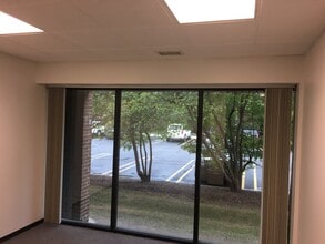 39111 W 6 Mile Rd, Livonia, MI for lease Interior Photo- Image 1 of 1