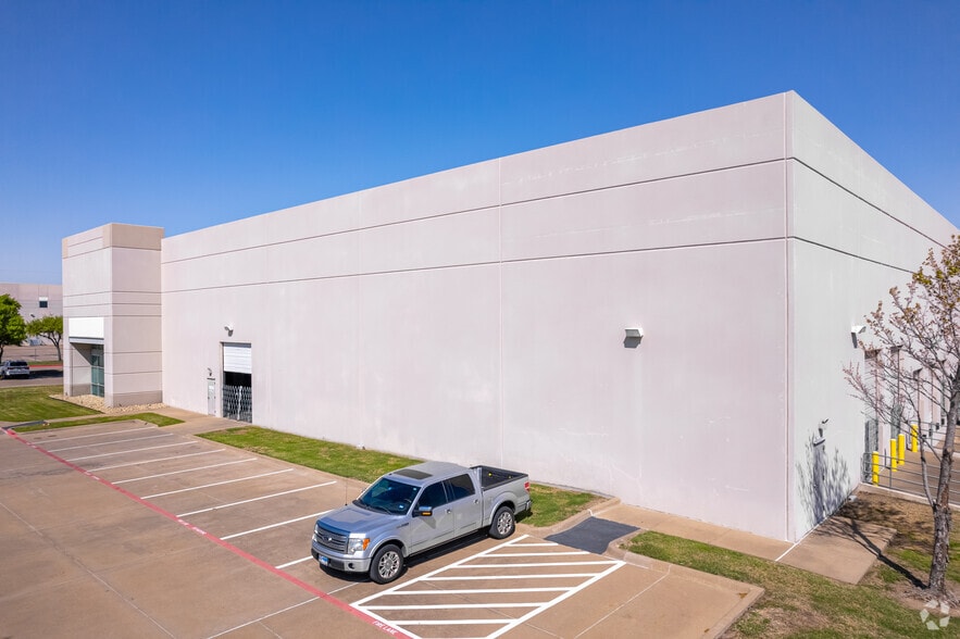 4900 Langdon Rd, Dallas, TX for lease - Building Photo - Image 2 of 4