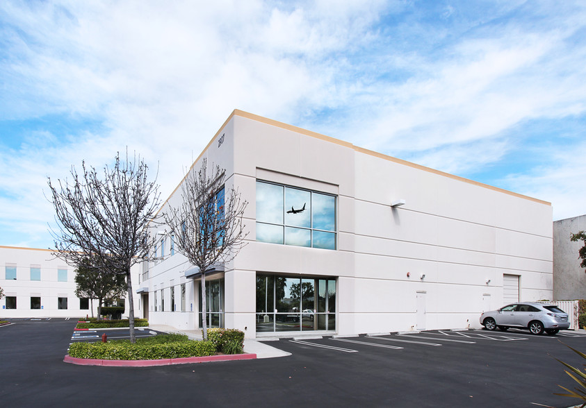 2907 Tech Center Dr, Santa Ana, CA for lease - Building Photo - Image 1 of 9