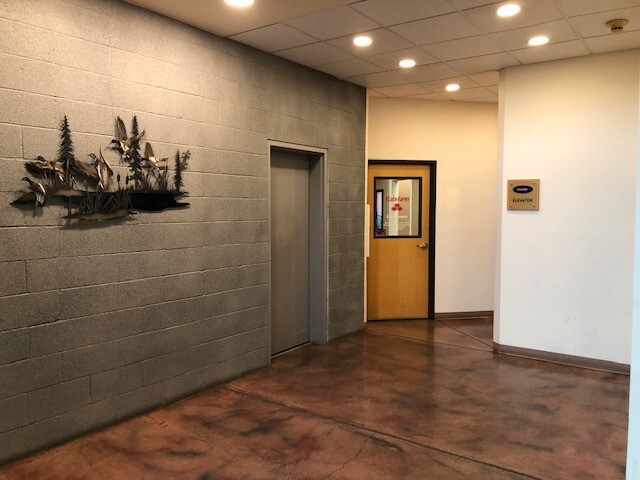 3555 Gateway St, Springfield, OR for lease - Lobby - Image 2 of 11