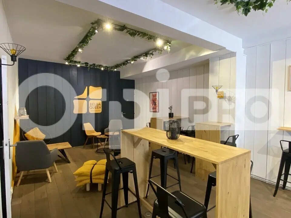 Location Commerce 110 m² - Photo 1