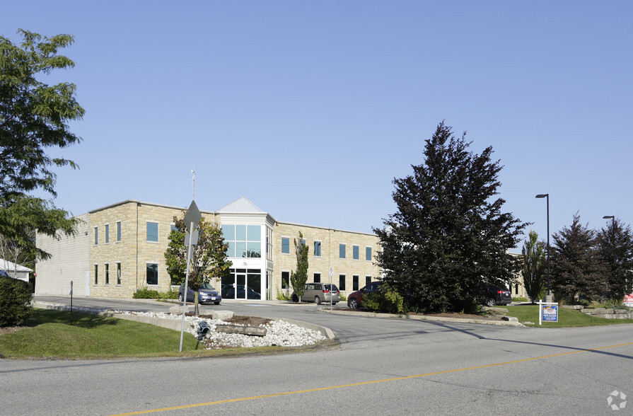 50 Fleming Dr, Cambridge, ON for lease - Primary Photo - Image 1 of 5