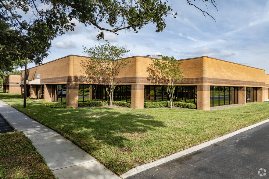 10500 University Center Dr, Tampa, FL for lease - Building Photo - Image 3 of 24