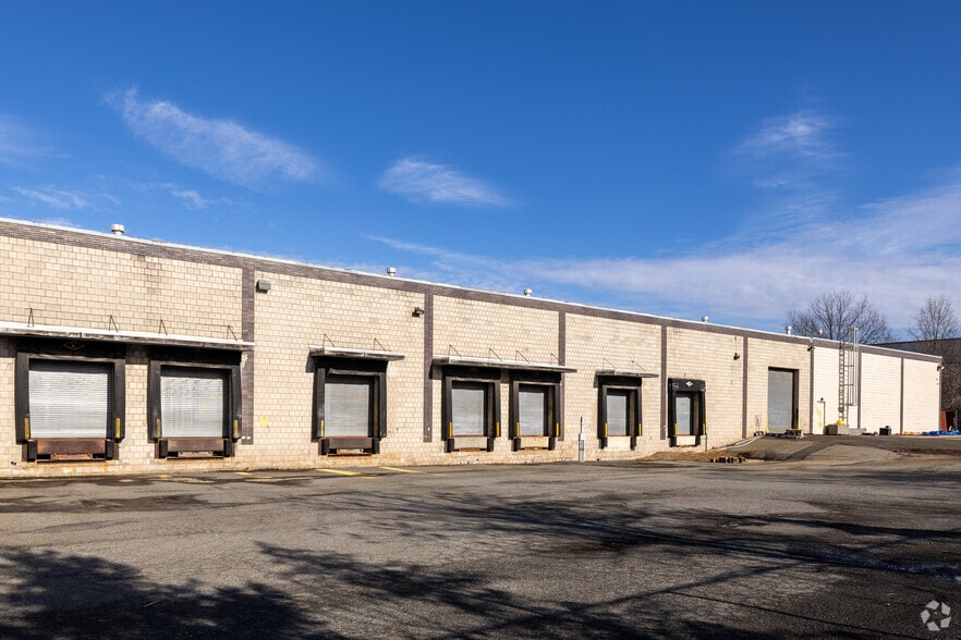 7-10 Cragwood Rd, Avenel, NJ for sale - Building Photo - Image 3 of 4