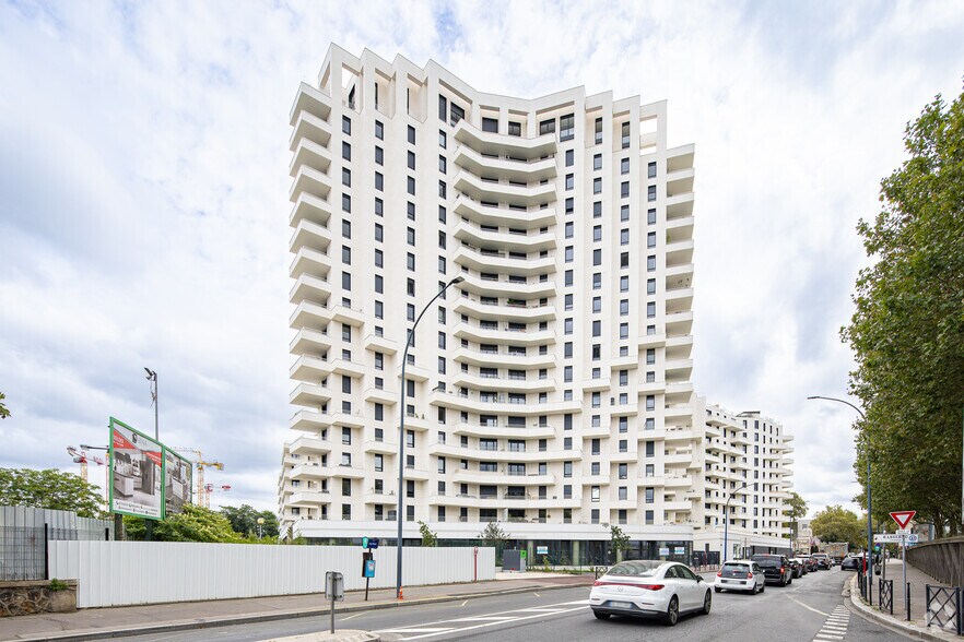 90 Rue Du Général Roguet, Clichy for lease - Building Photo - Image 2 of 2