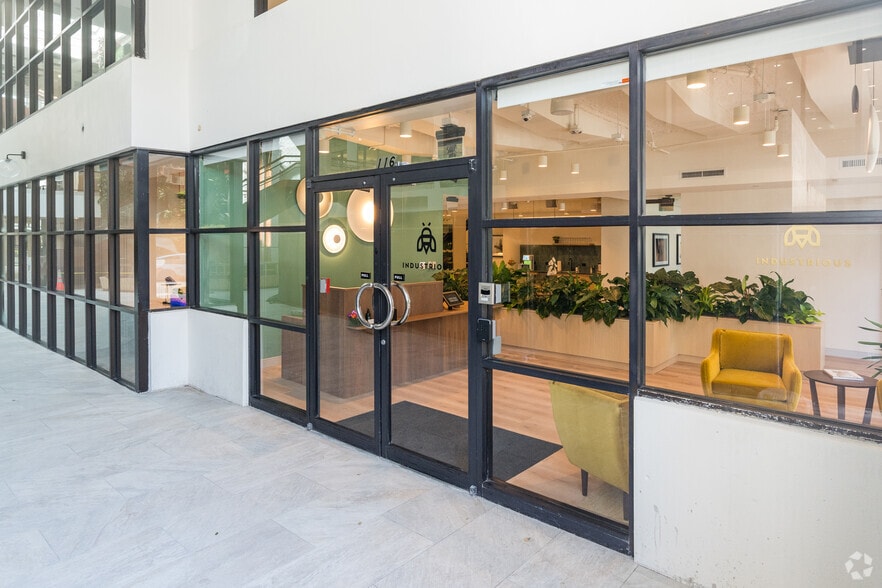 3390 Mary St, Coconut Grove, FL for lease - Interior Photo - Image 3 of 28