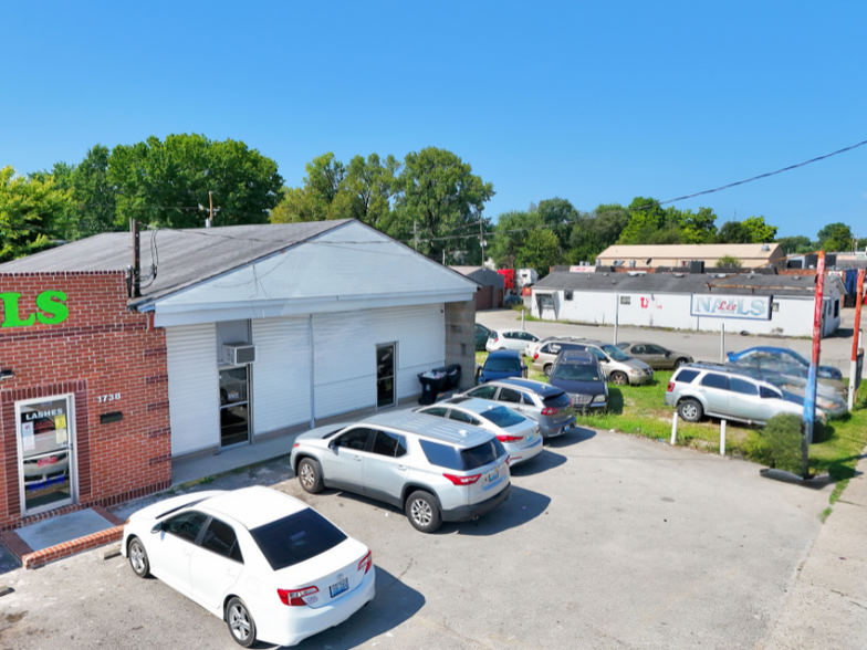 1740 Berry Blvd, Louisville, KY for sale - Building Photo - Image 2 of 31