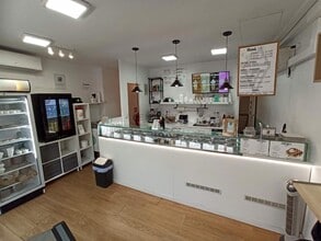 Retail in Barcelona, Barcelona for lease Interior Photo- Image 2 of 9