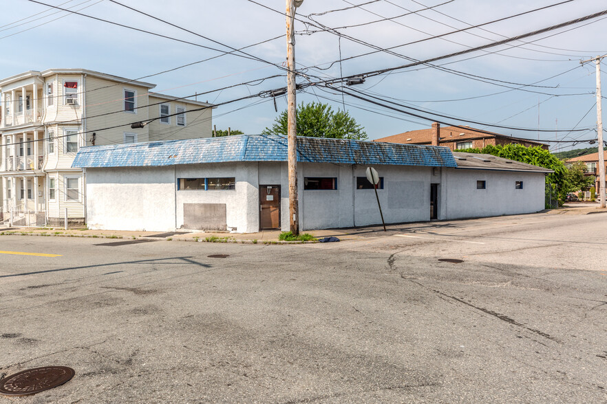 357 Dyer Ave, Cranston, RI for sale - Building Photo - Image 2 of 27