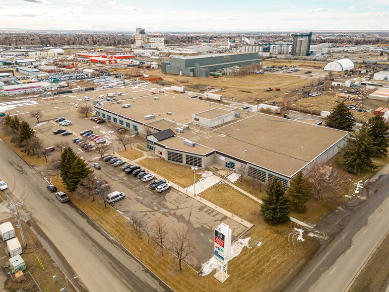 450 31st St N, Lethbridge, AB for lease - Building Photo - Image 1 of 6