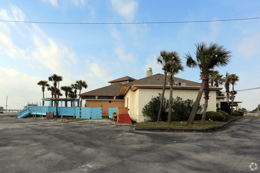 8649 Gulf Blvd, Navarre, FL for sale - Primary Photo - Image 1 of 1