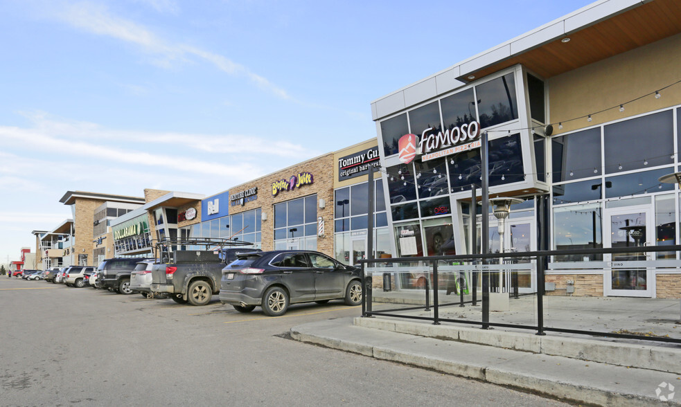 15945-15996 97th St NW, Edmonton, AB for lease - Building Photo - Image 3 of 4