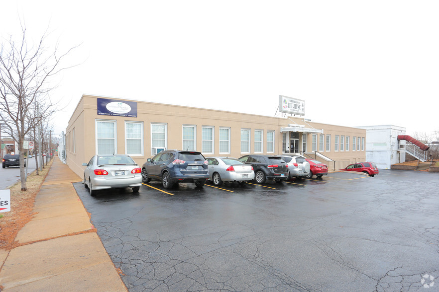 2232-2324 Marconi Ave, Saint Louis, MO for lease - Building Photo - Image 1 of 3