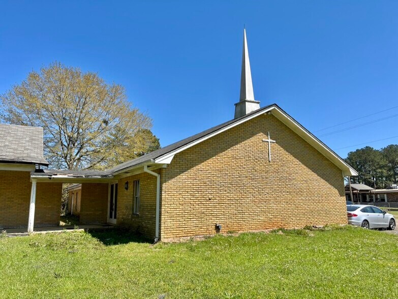 1403 1st NE ave, Magee, MS 39111