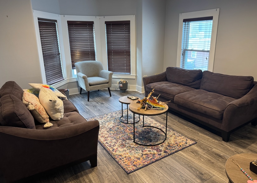 6 N Main St, E Longmeadow, MA for lease - Building Photo - Image 3 of 5