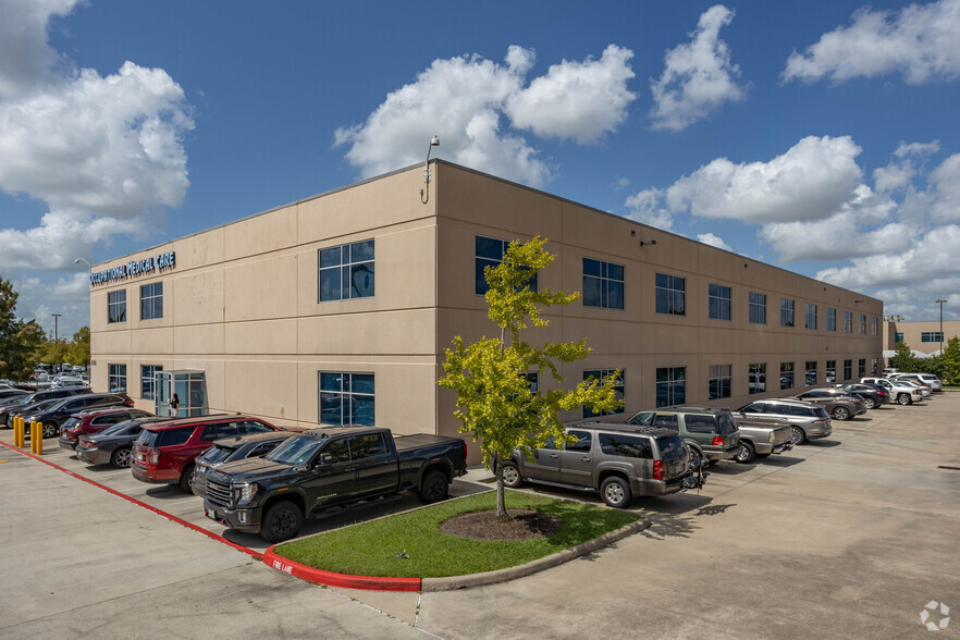 4500 E Sam Houston Pky S, Pasadena, TX for lease - Building Photo - Image 3 of 6